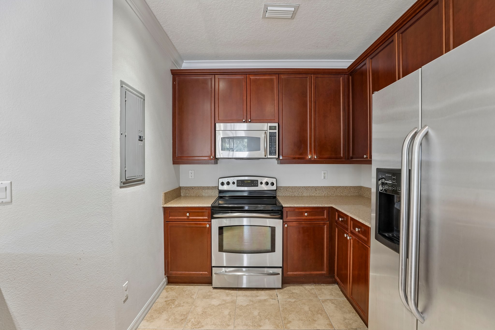 Mizzon Dr 102-S0407-013.jpg