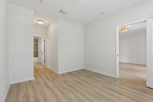 Mizzon Dr 102-S0407-025.jpg