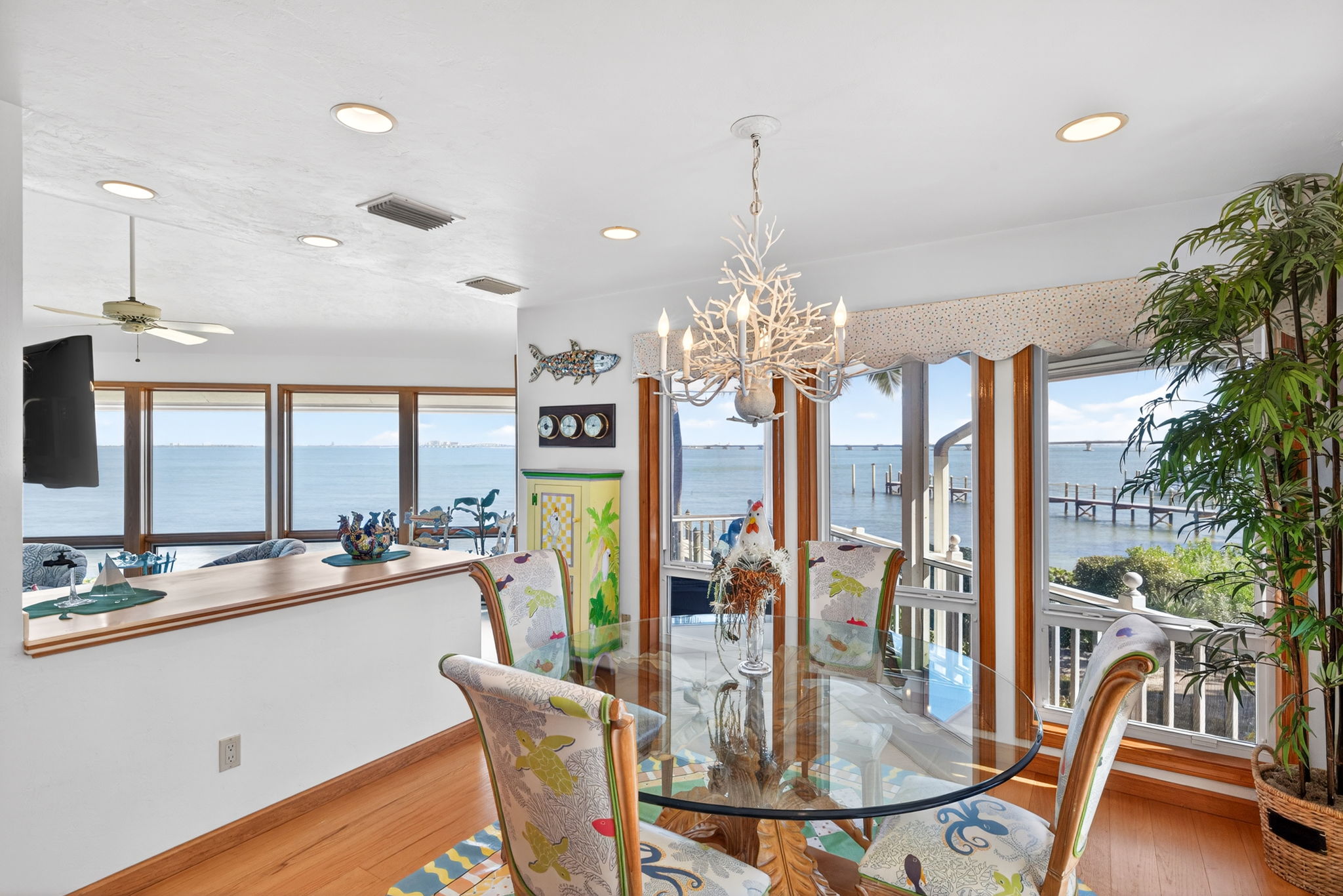 Breakfast Nook 1 of 2