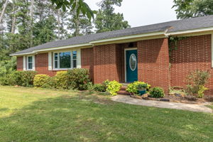Front Porch/Entrance