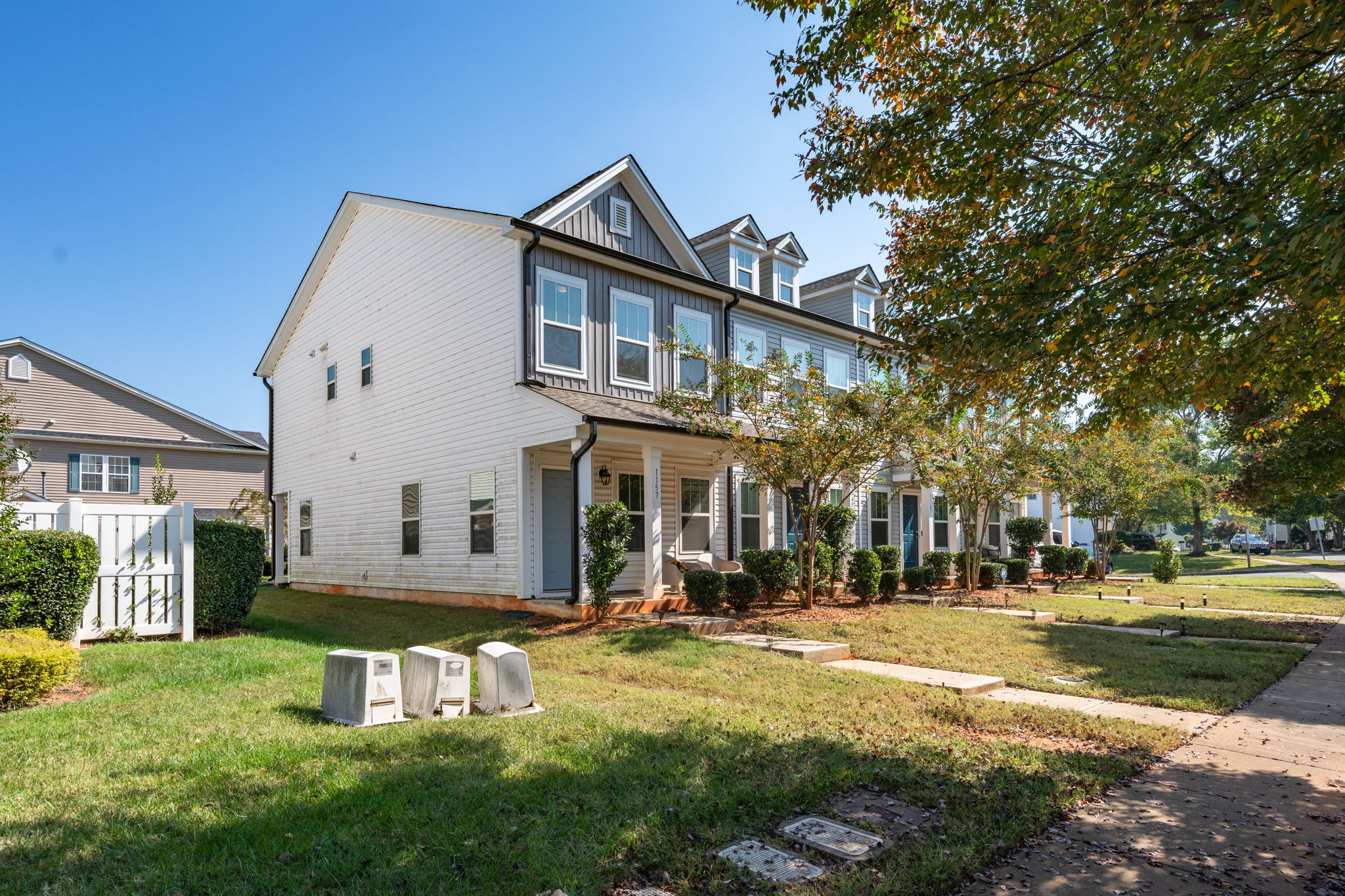 1157 Triece Ln-5