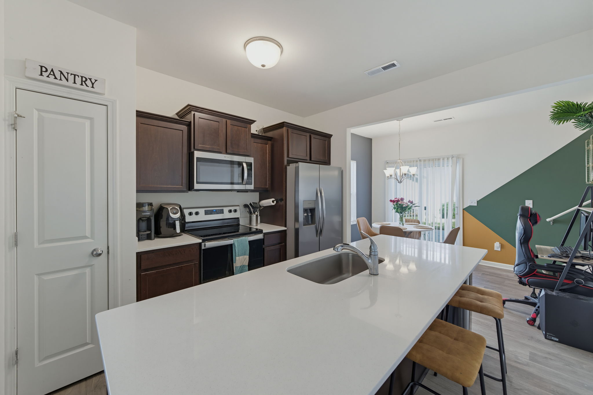 1157 Triece Ln-12