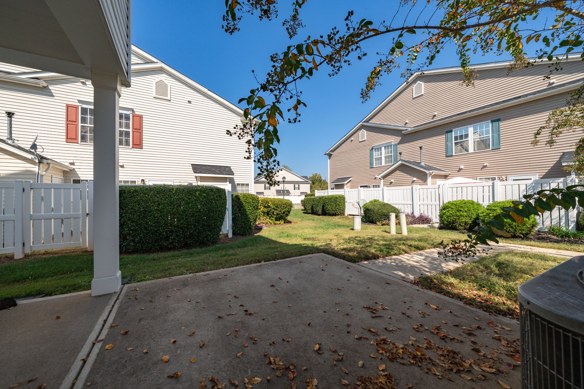 1157 Triece Ln-27