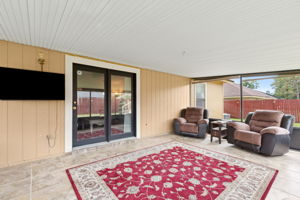 Screened-in Porch