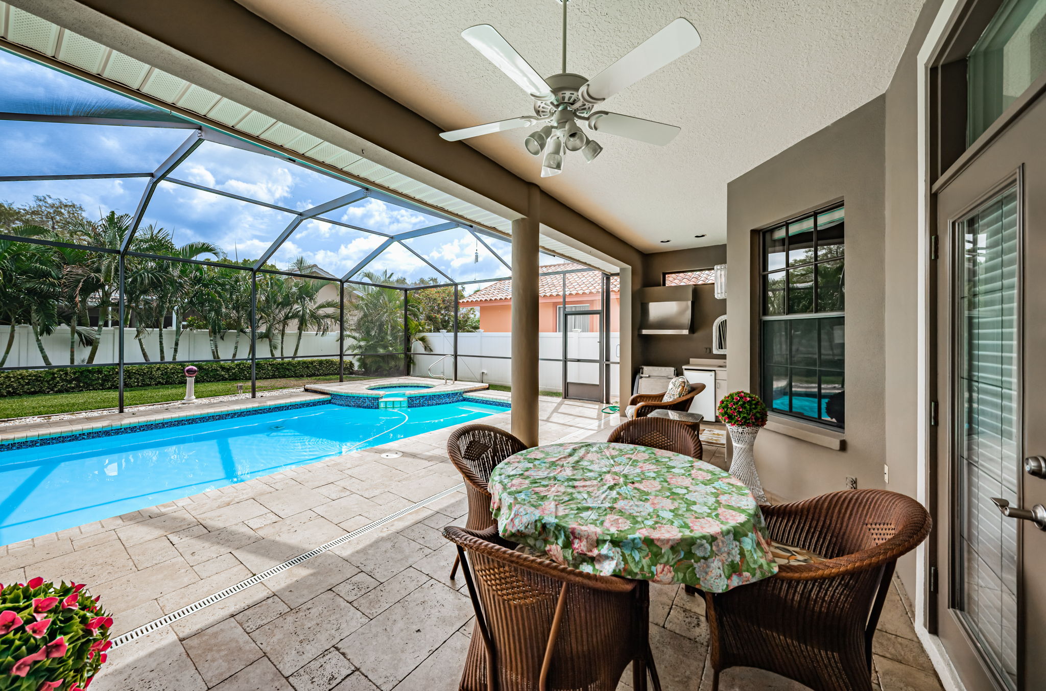 Lanai 1