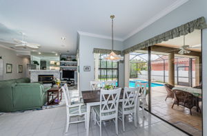 Kitchen Eat-in Area 1