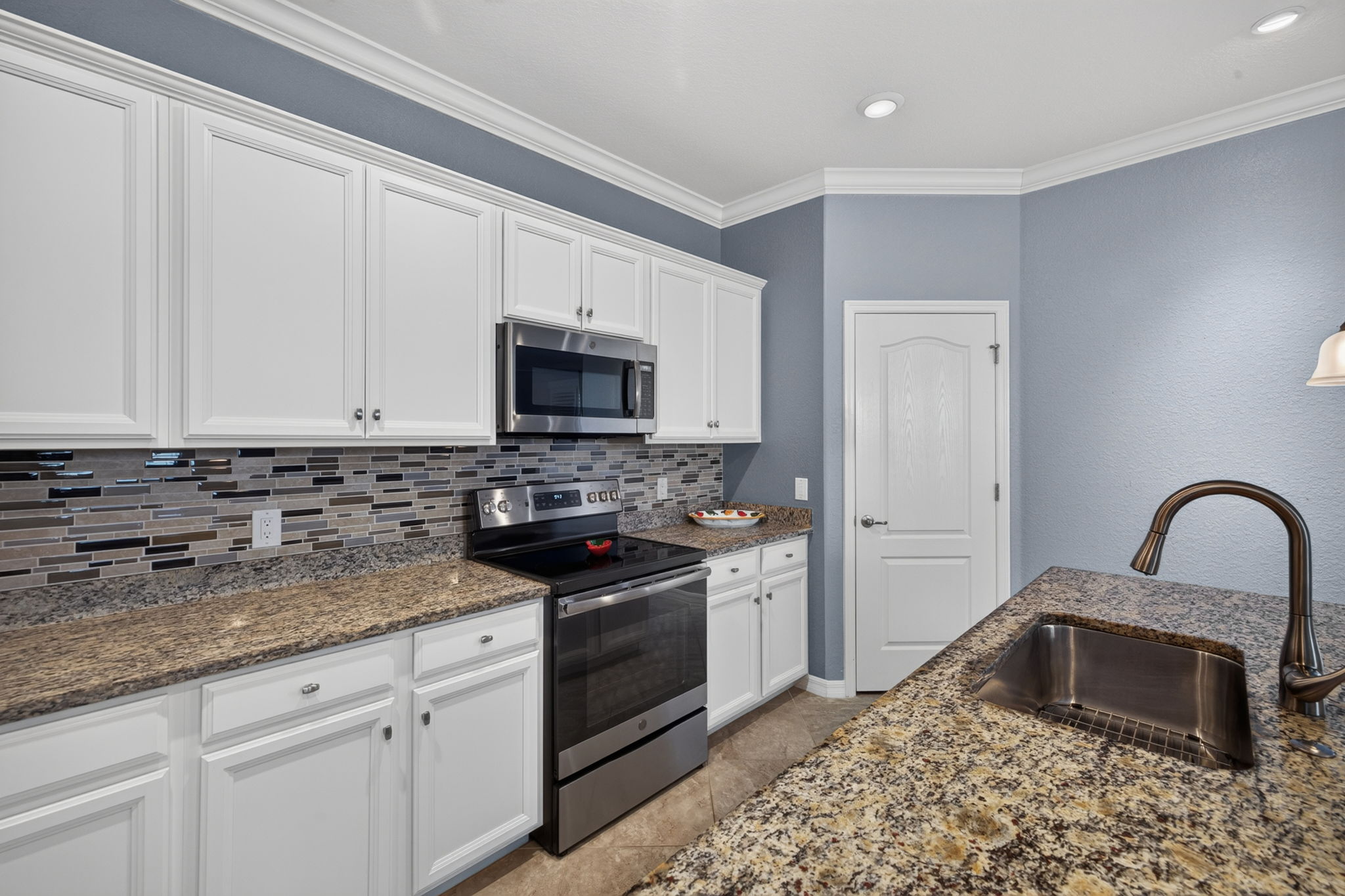 Kitchen 1 of 3