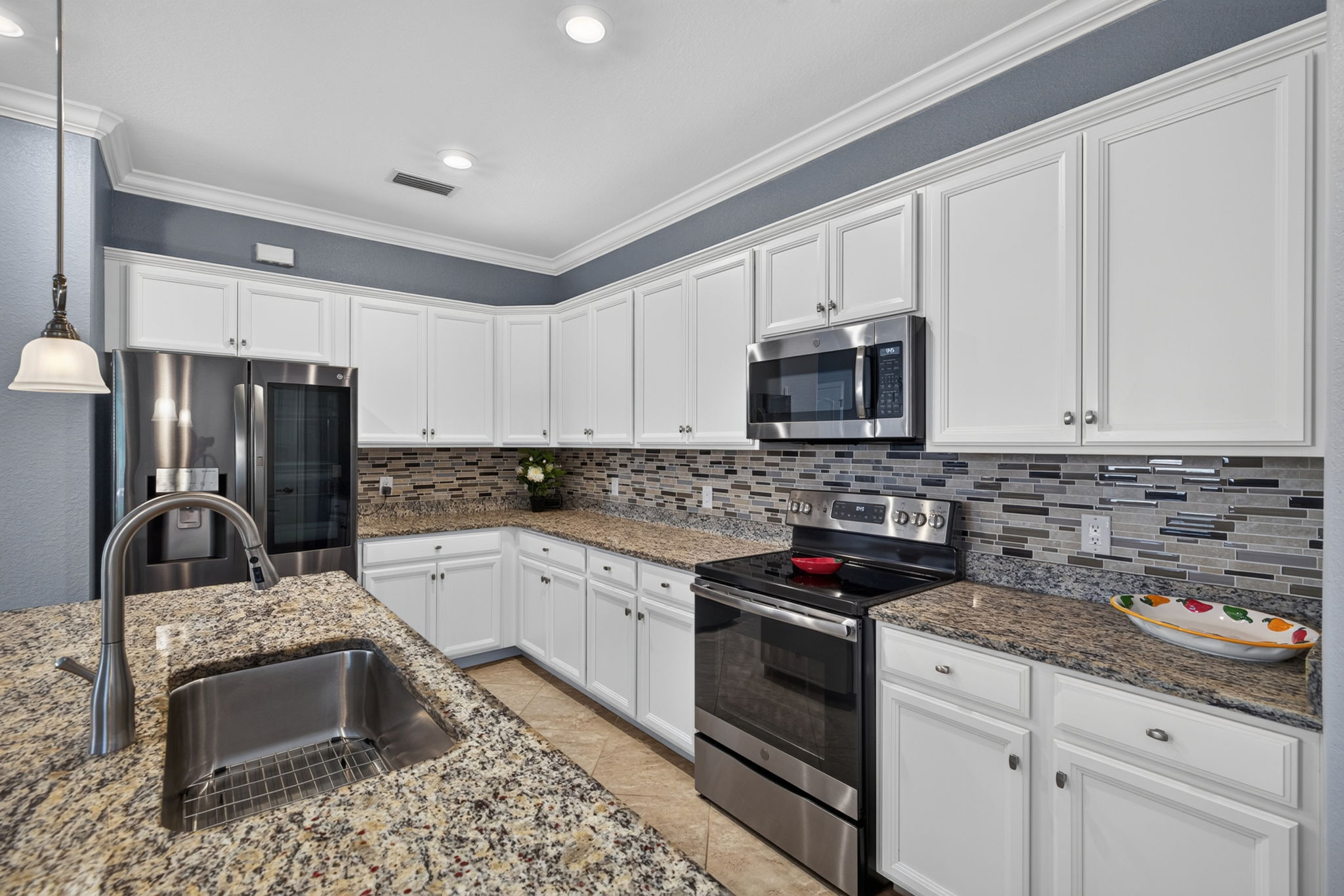 Kitchen 3 of 3