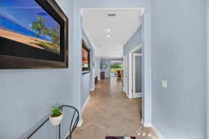 Foyer 1 of 2