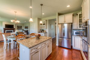 Kitchen/Eating Area