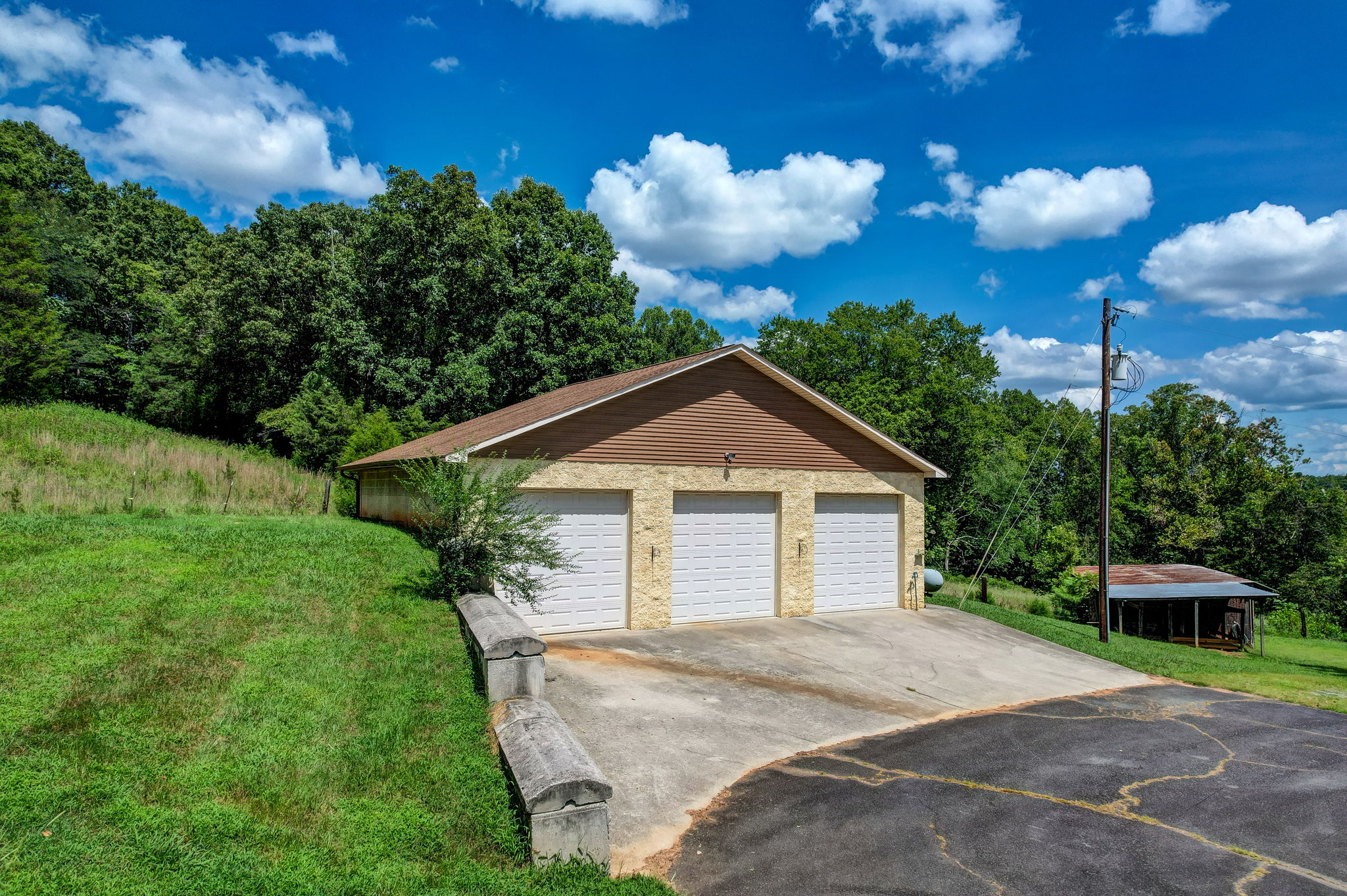 Detached Garage