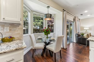 Vintner Pl-2805-022.jpg