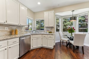 Vintner Pl-2805-024.jpg