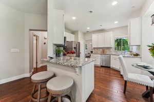 Vintner Pl-2805-027.jpg