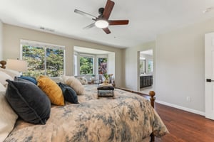 Vintner Pl-2805-041.jpg