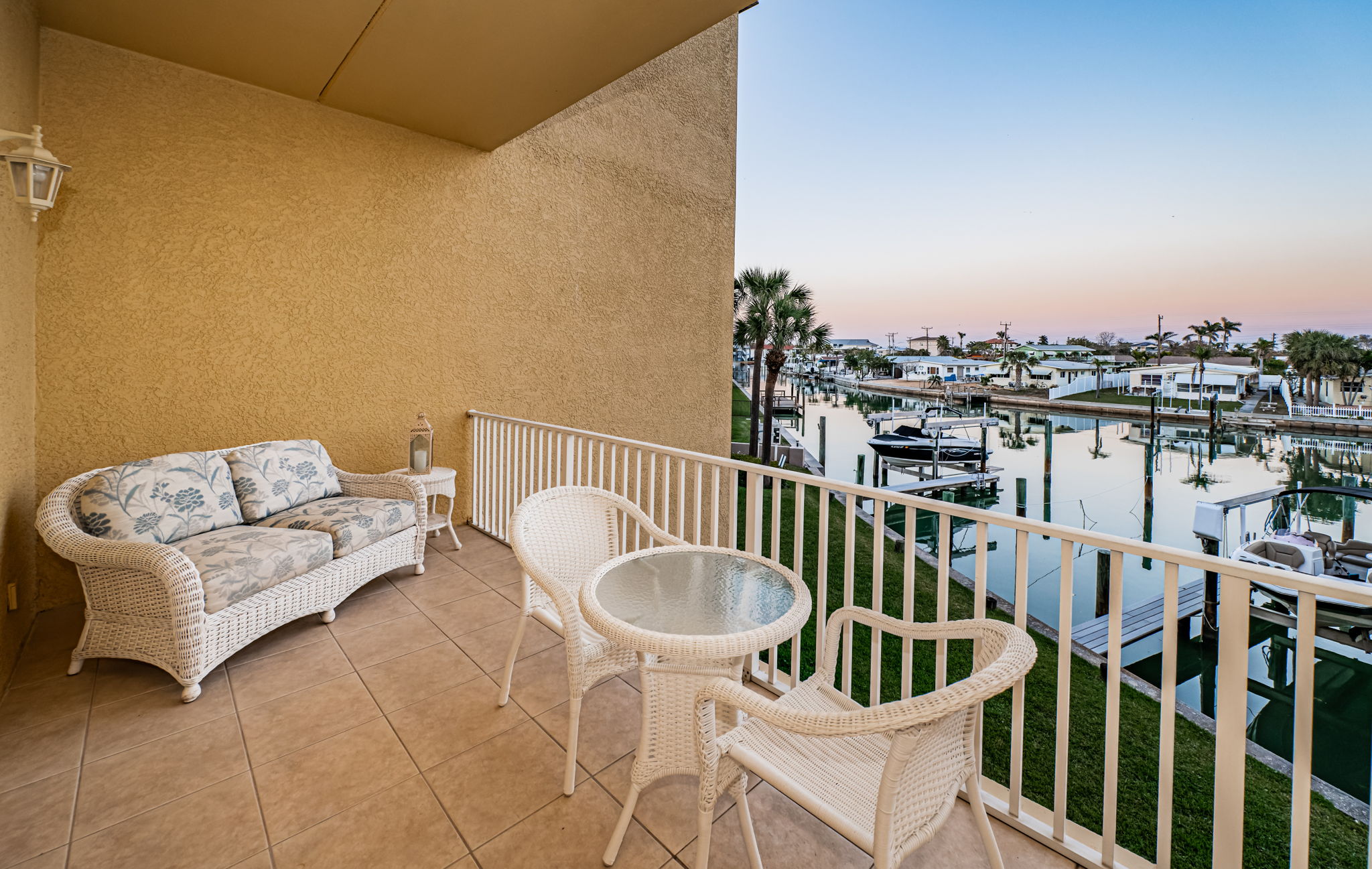 Living Room Balcony2