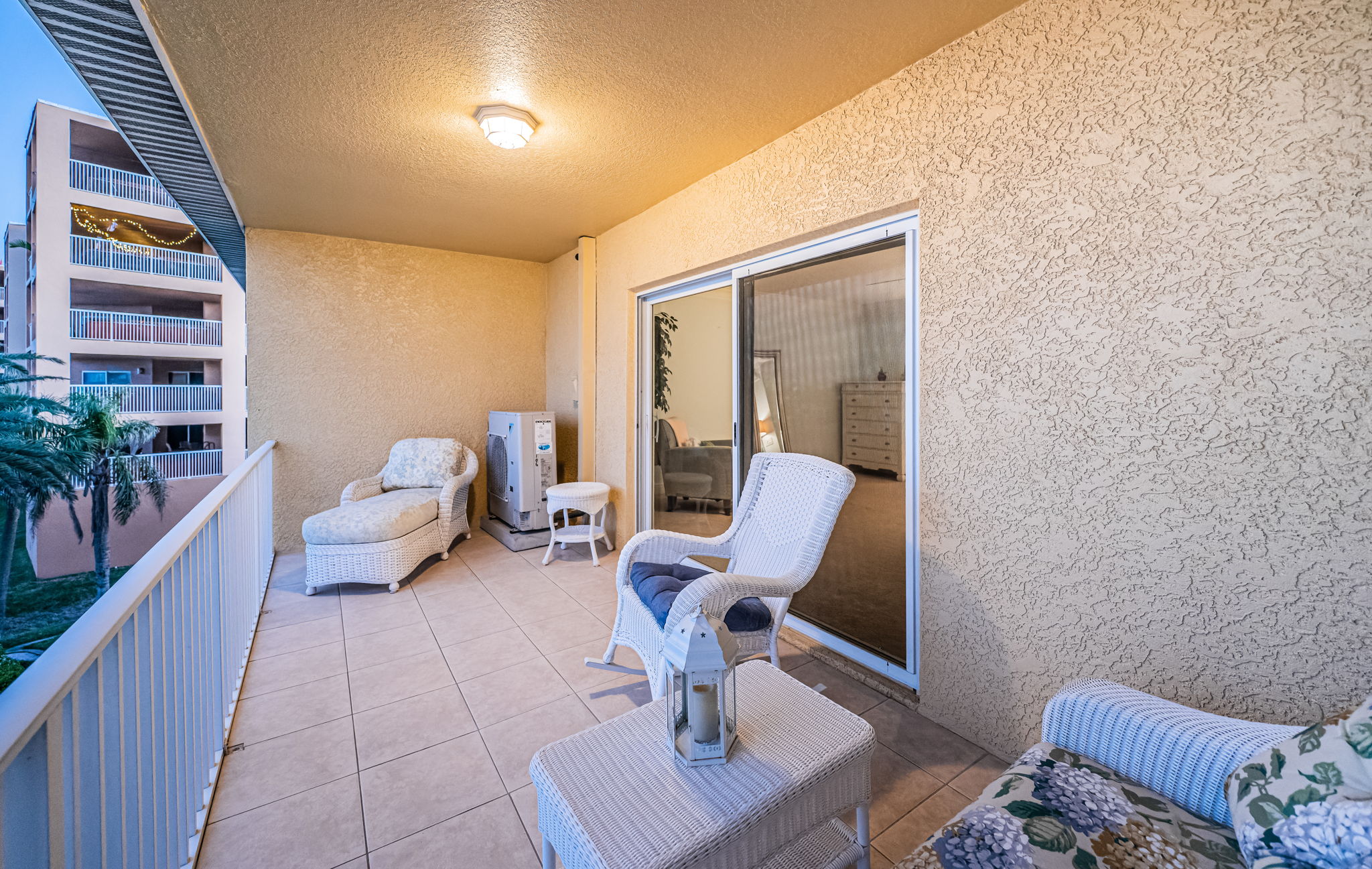 Upper Level Master Bedroom Balcony11