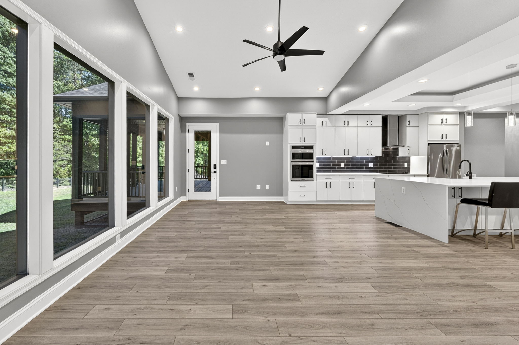  Photo 76
