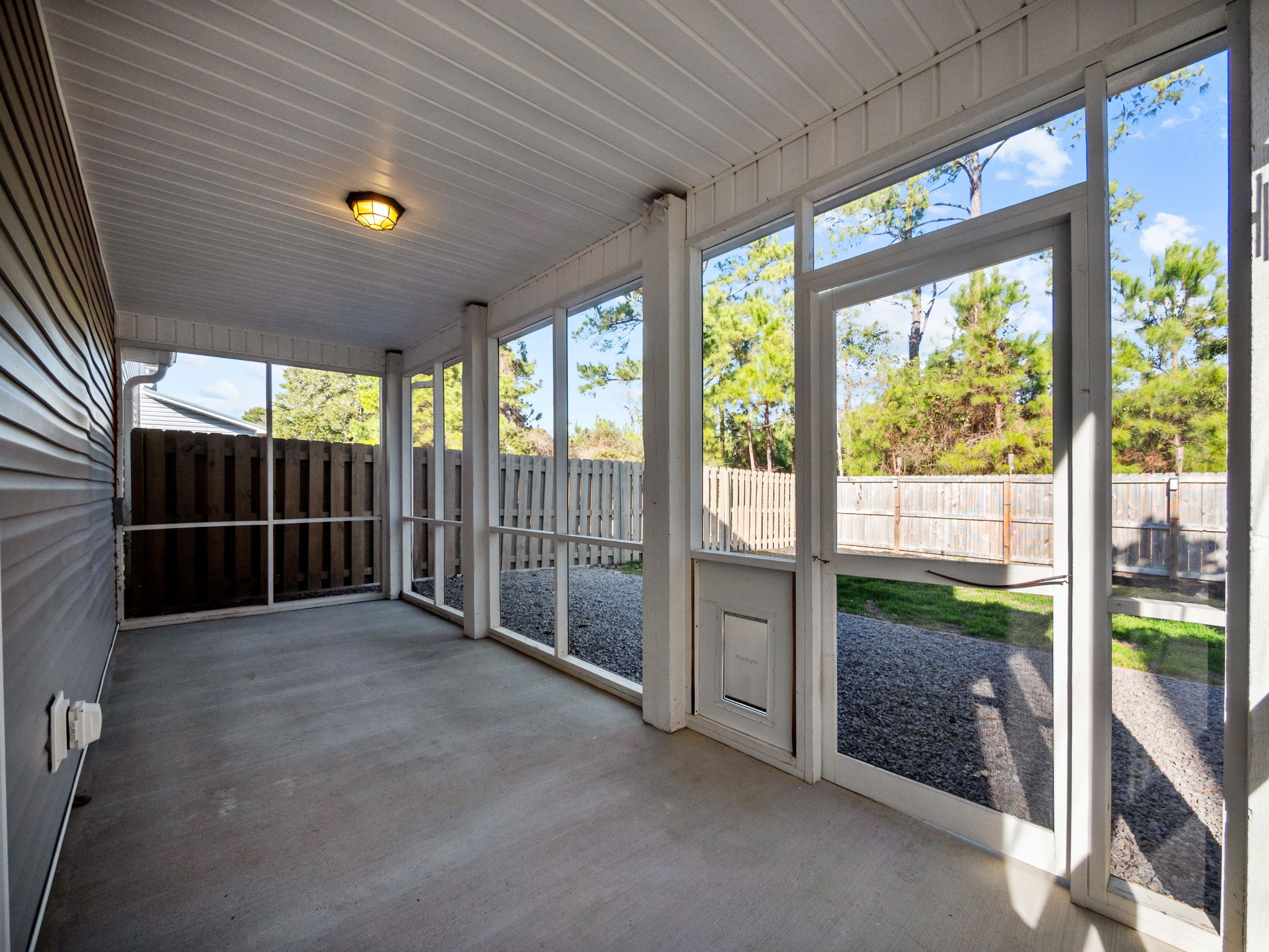 Screened-in Porch