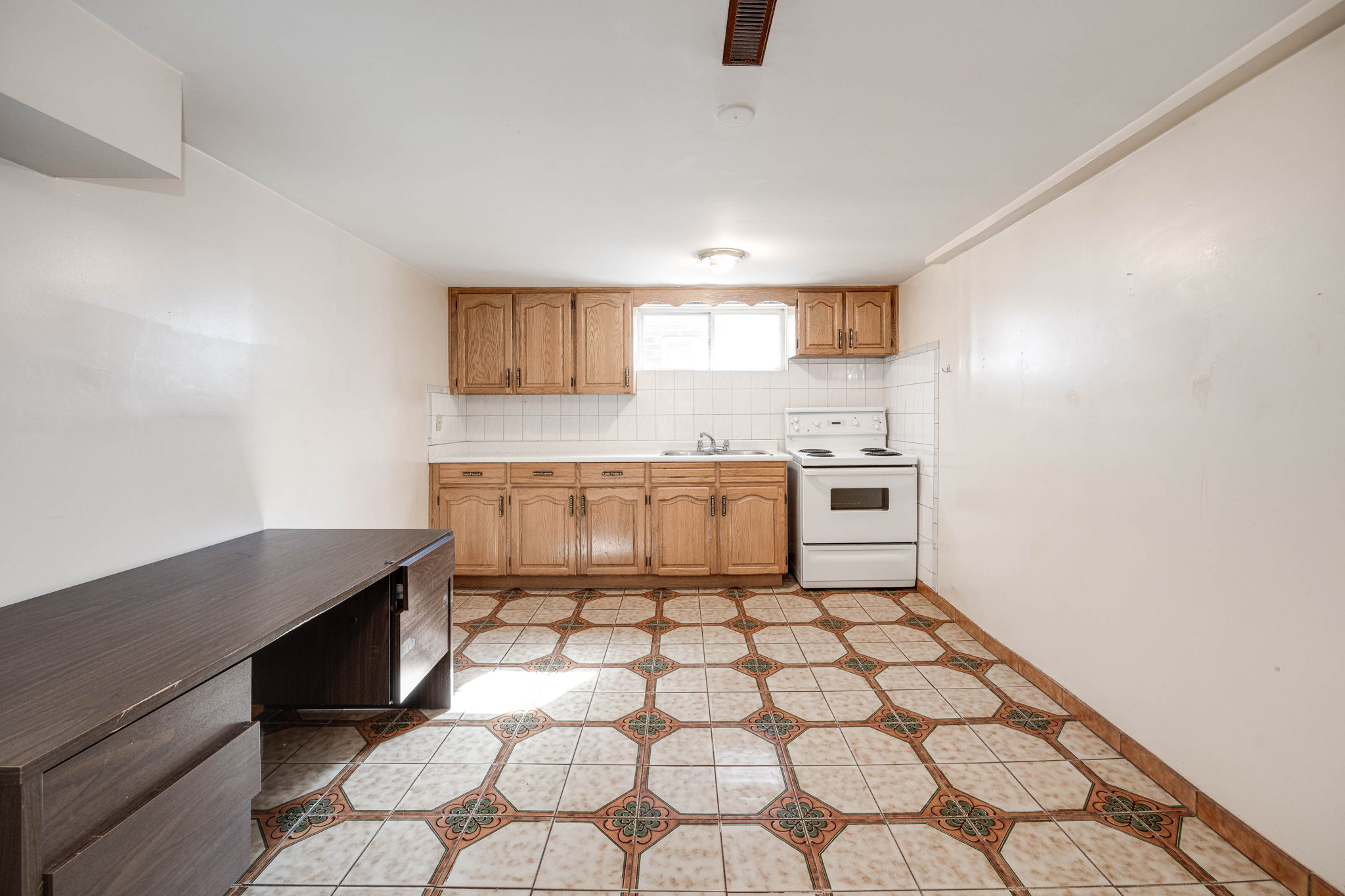 Toronto property showcase — delivered property photograph 37