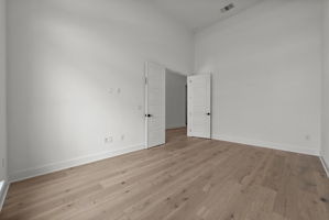  Photo 39