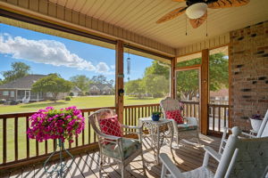 Screened-in Porch