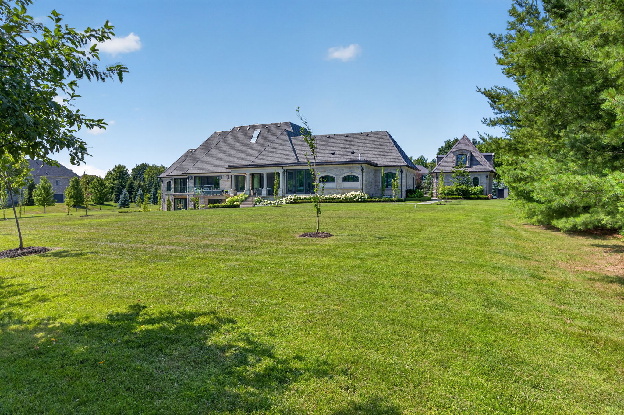 116 Eden Vale Dr King, ON L7B 1L9