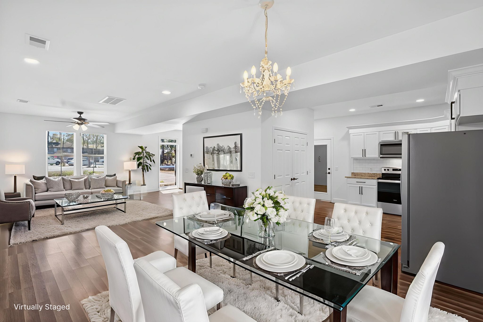 _DSC9513 virtually staged.jpeg