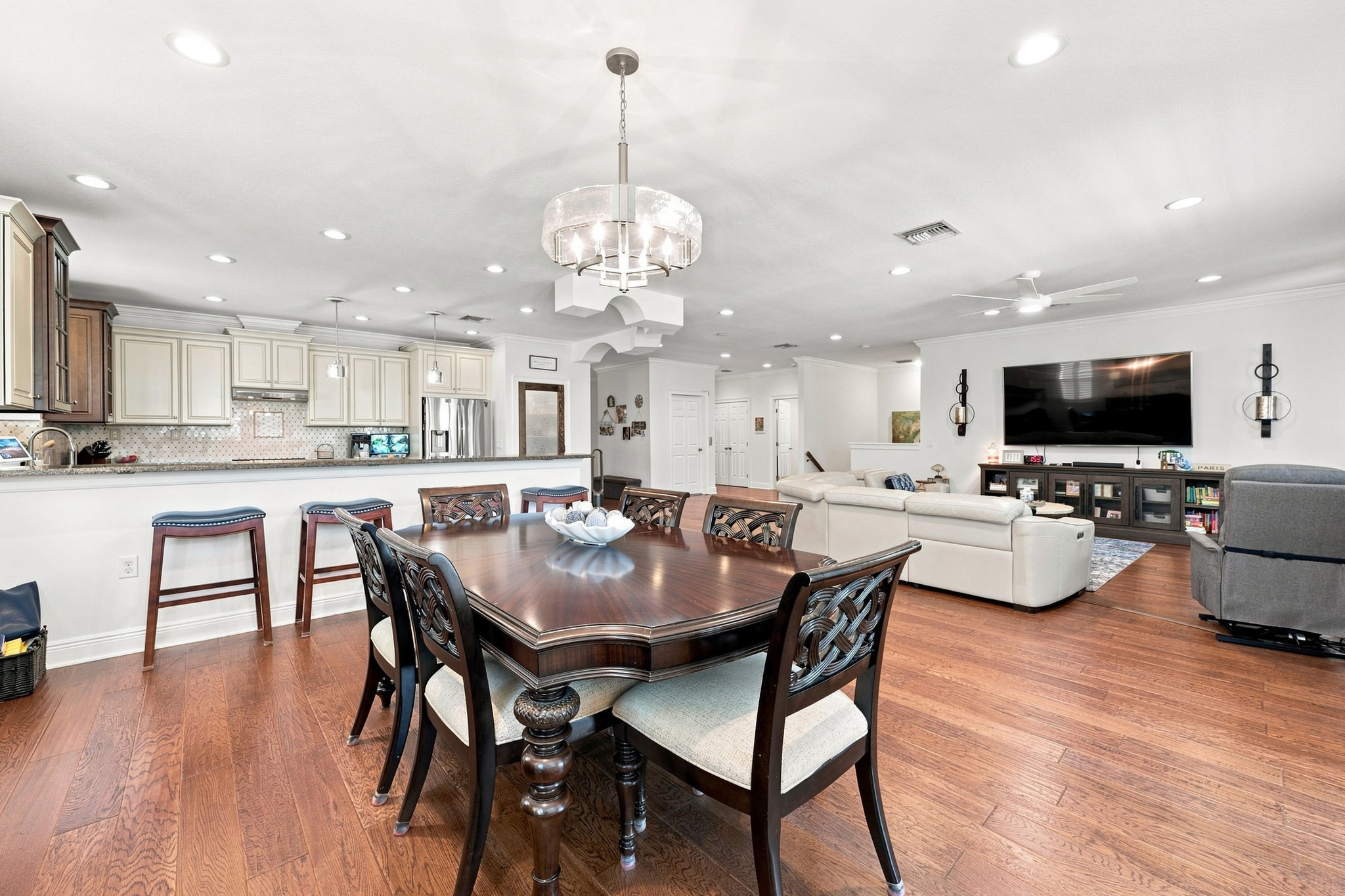 Dining Room3
