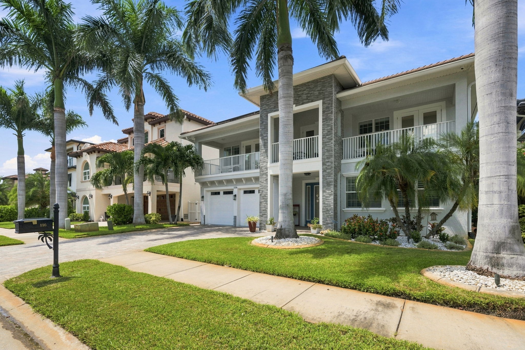 Front Exterior3