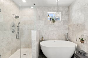 Primary Bathroom1c