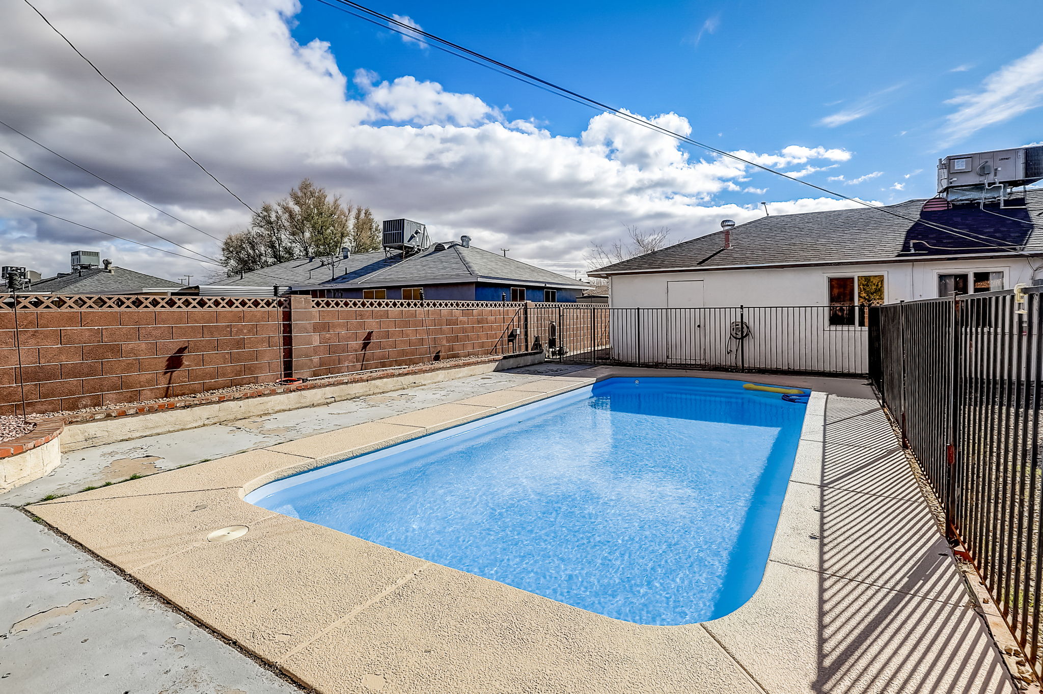 Hickory St-044