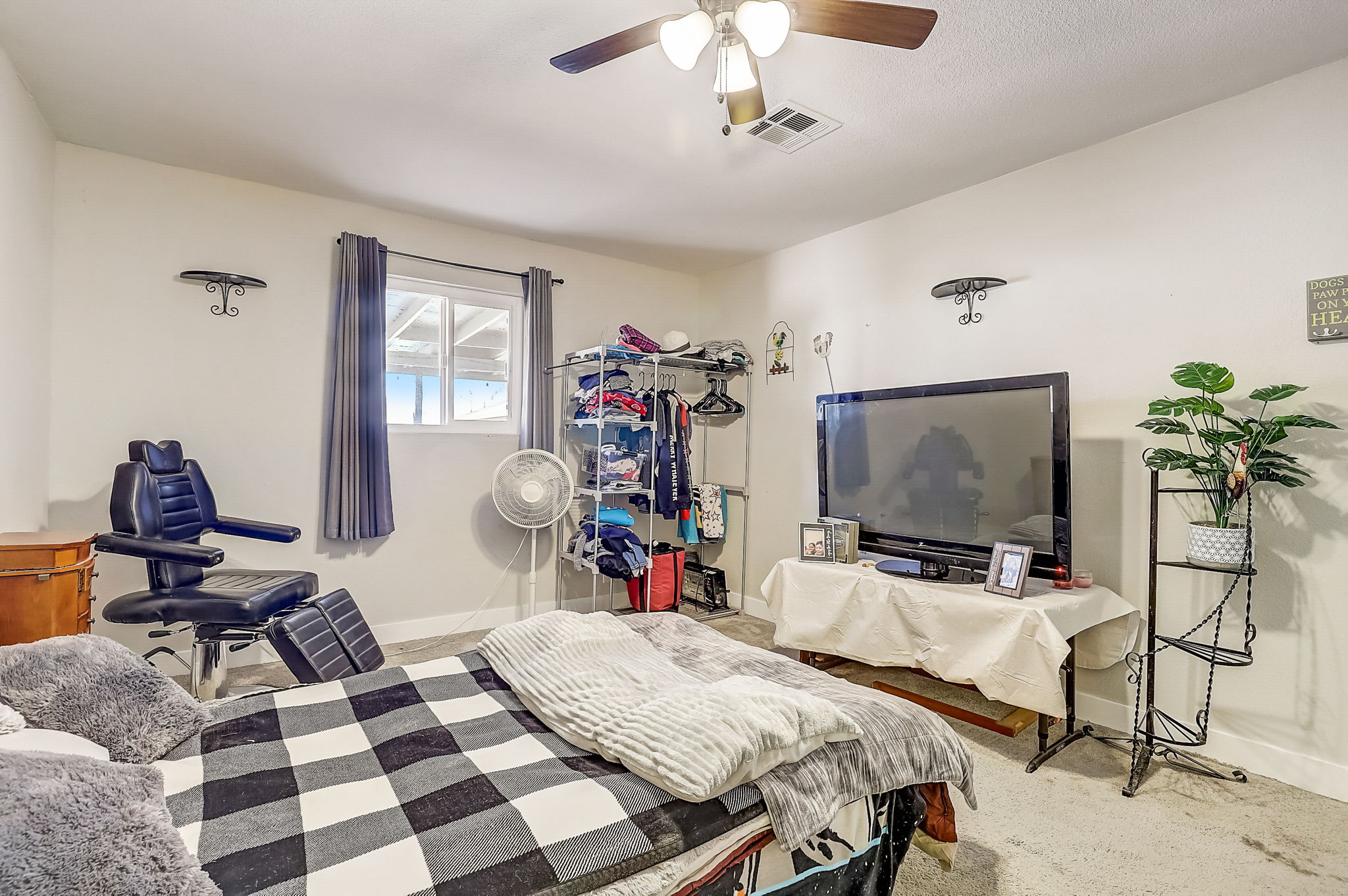 Hickory St-035