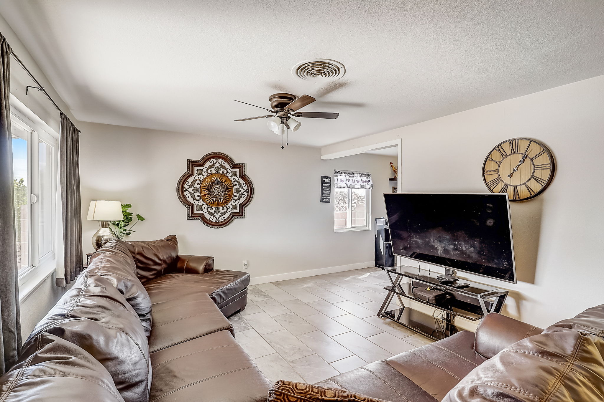 Hickory St-006