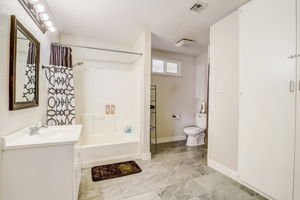Hickory St-027