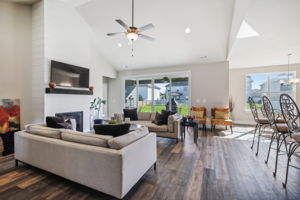 Vaulted ceiling in the open concept great room