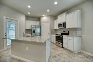 Kitchen/Breakfast Bar