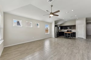 Saranac Dr-2305-008.jpg