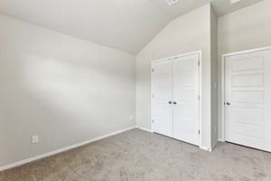 Saranac Dr-2305-024.jpg