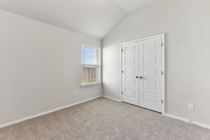 Saranac Dr-2305-026.jpg