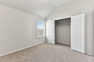 Saranac Dr-2305-027.jpg