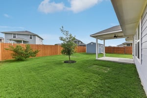 Saranac Dr-2305-036.jpg