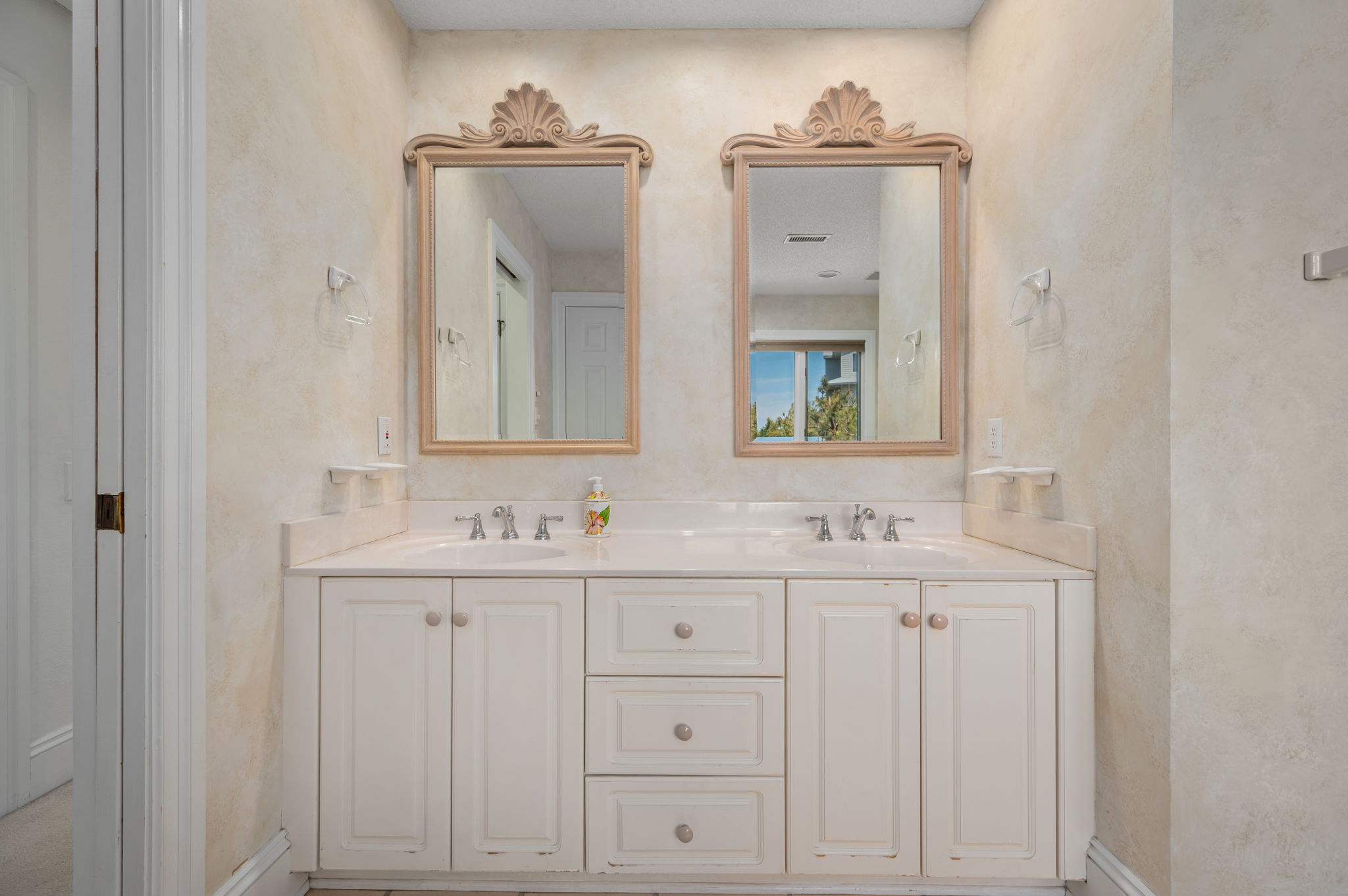 116-Snipe-Ct-TL-BR5-Private-Bath-V5