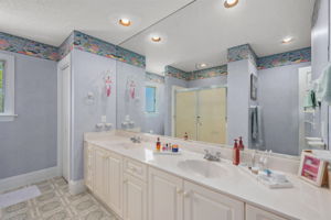 116-Snipe-Ct-ML-BR3-Private-Bath