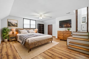 027_DSC00928 virtually staged.jpeg