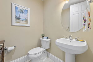 Guest Bathroom (2)