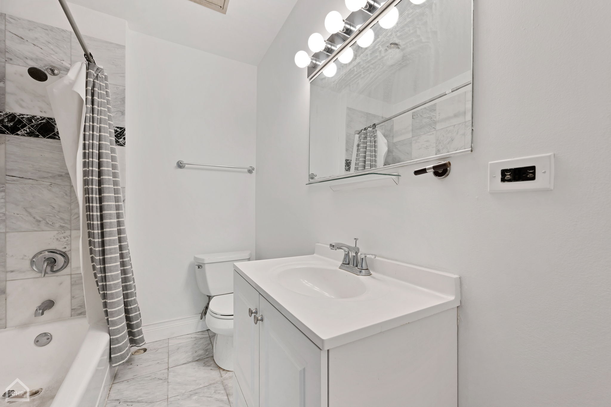 1160 N La Salle Dr - Unit 2_008