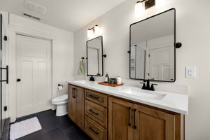  Photo 44