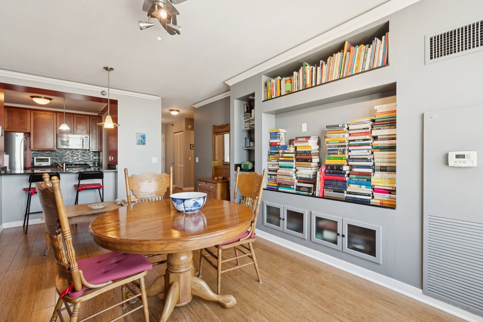 S Michigan Ave 1504-S1803-010.jpg