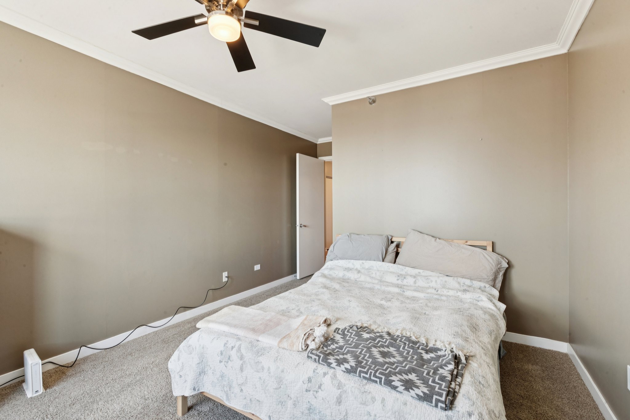 S Michigan Ave 1504-S1803-024.jpg